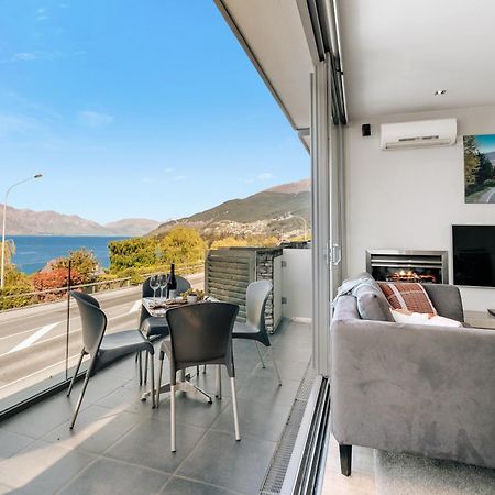 Modern Executive Living In Pounamu Куийнстаун Екстериор снимка