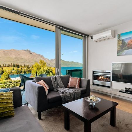 Modern Executive Living In Pounamu Куийнстаун Екстериор снимка