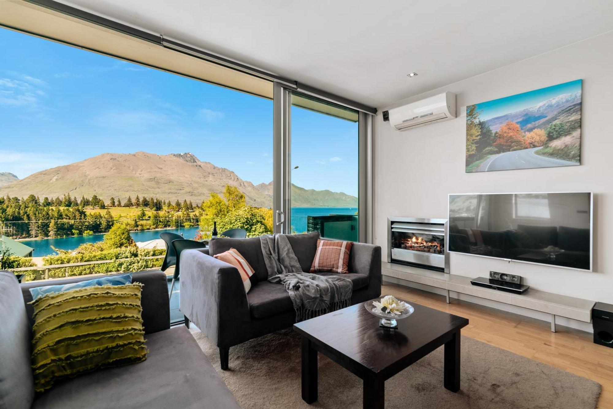 Modern Executive Living In Pounamu Куийнстаун Екстериор снимка