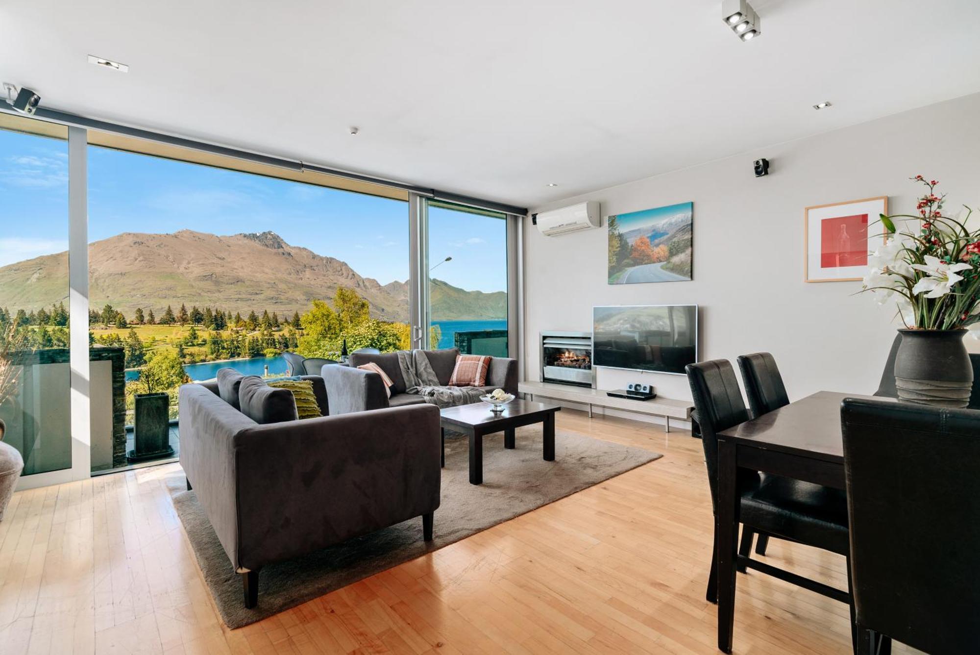 Modern Executive Living In Pounamu Куийнстаун Екстериор снимка