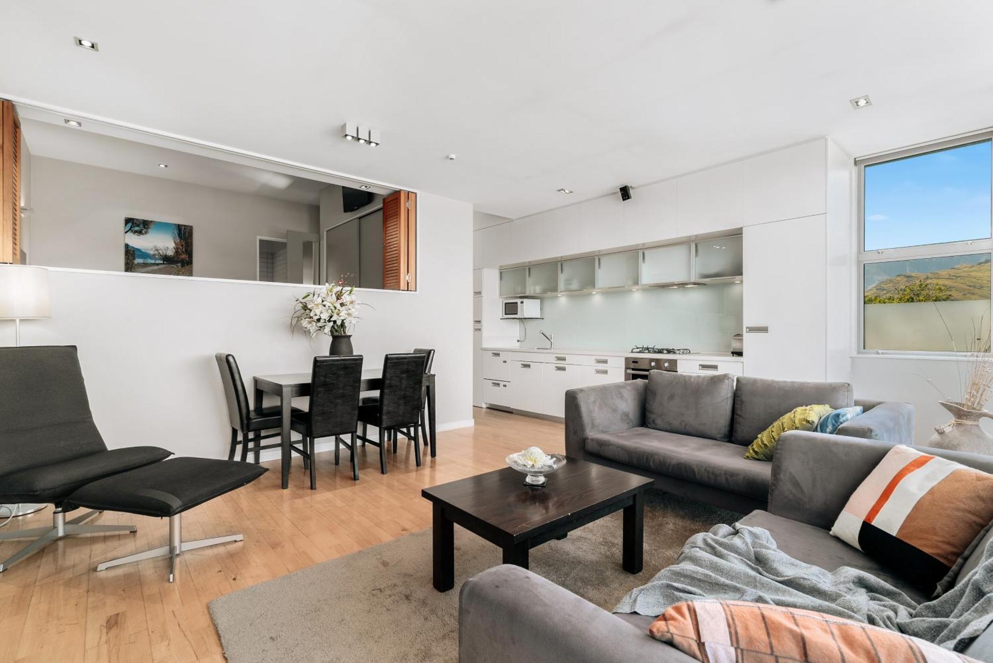 Modern Executive Living In Pounamu Куийнстаун Екстериор снимка